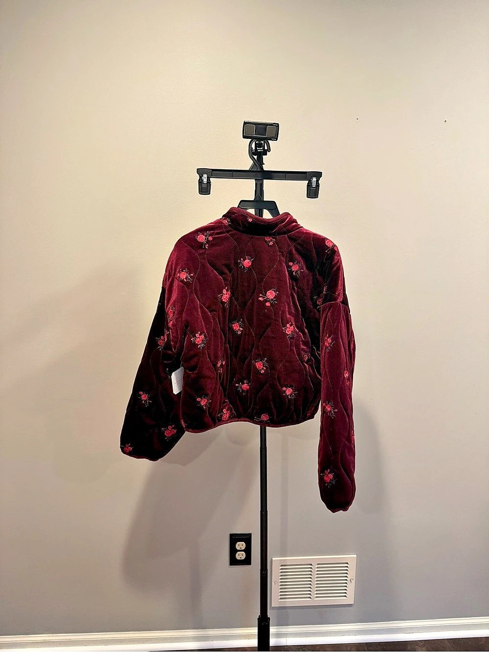 Altar’d State Velvet Floral Quilted Jacket in Burgundy Size XS NWT - Picture 7 of 7